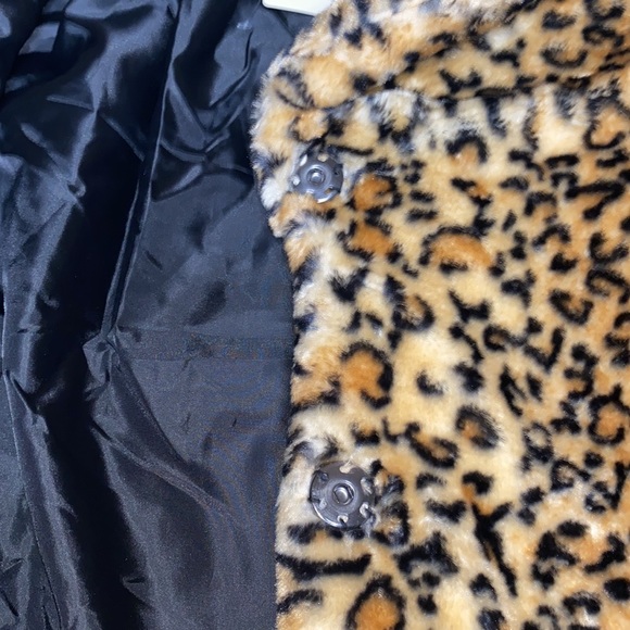 NWT Forever 21 Faux Fur Leopard Coat - Picture 7 of 7
